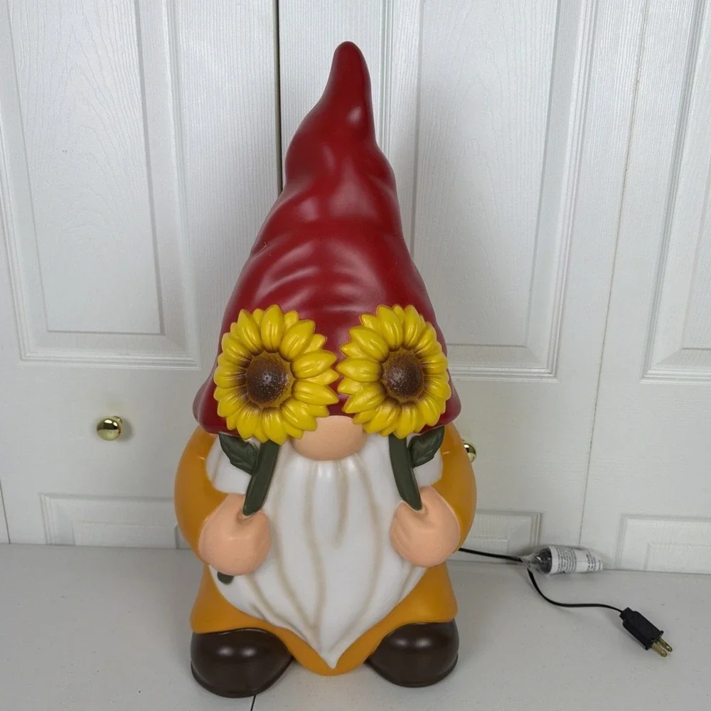 Blow Mold Gnome & Sunflowers Cracker Barrel 2025 Fall Autumn Harvest 24